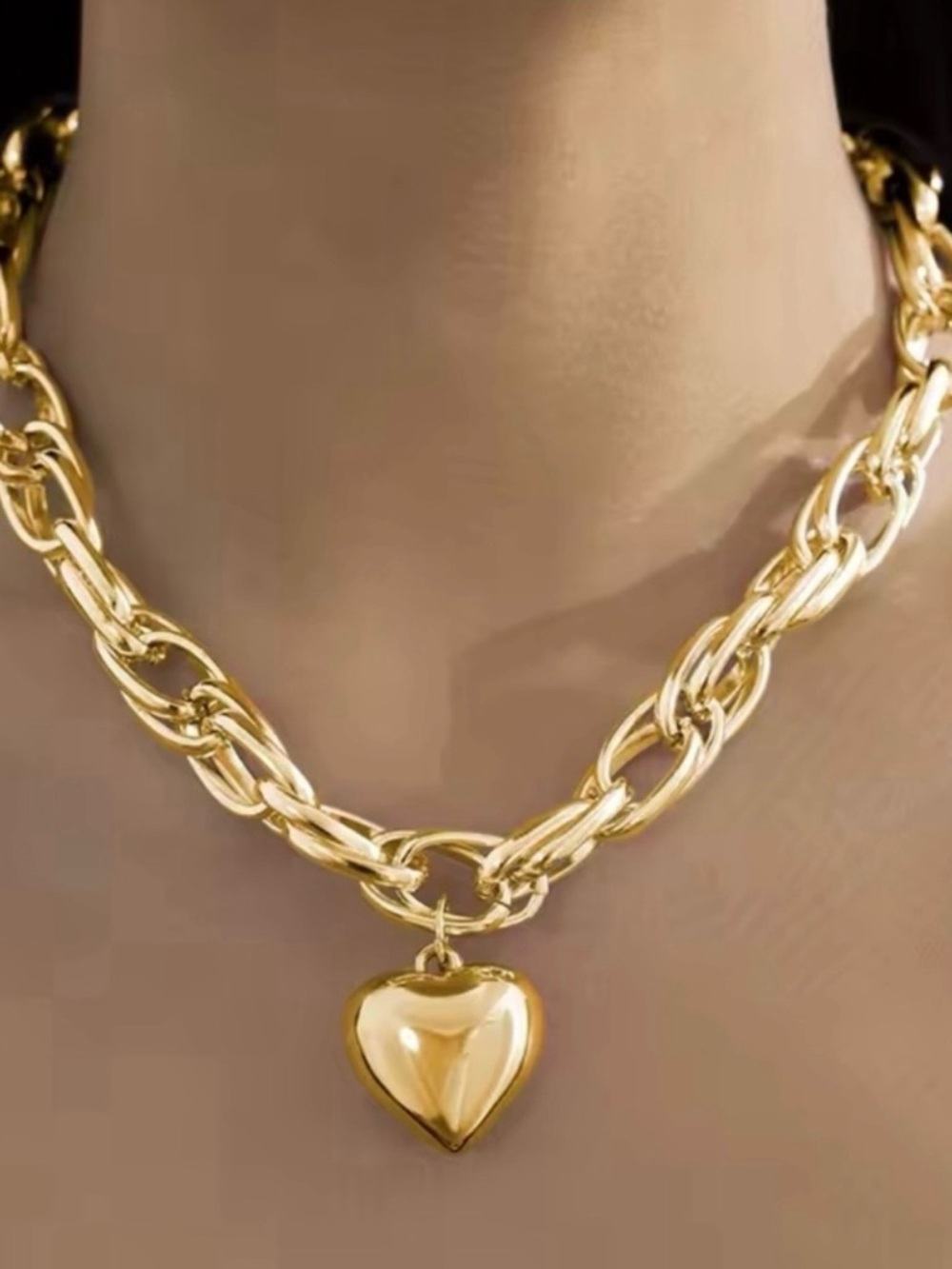 GOLD PUFFY HEART PENDANT NECKLACE OR CHOKER. CHUNKY CHAIN. ELEGANT CLASSY- NEW